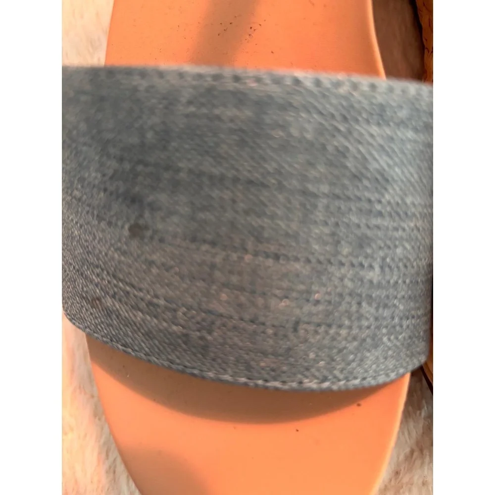 CROWN & IVY Sandals Womens 9M Blue Denim Casual Ankle Strap Buckle Chic Platform